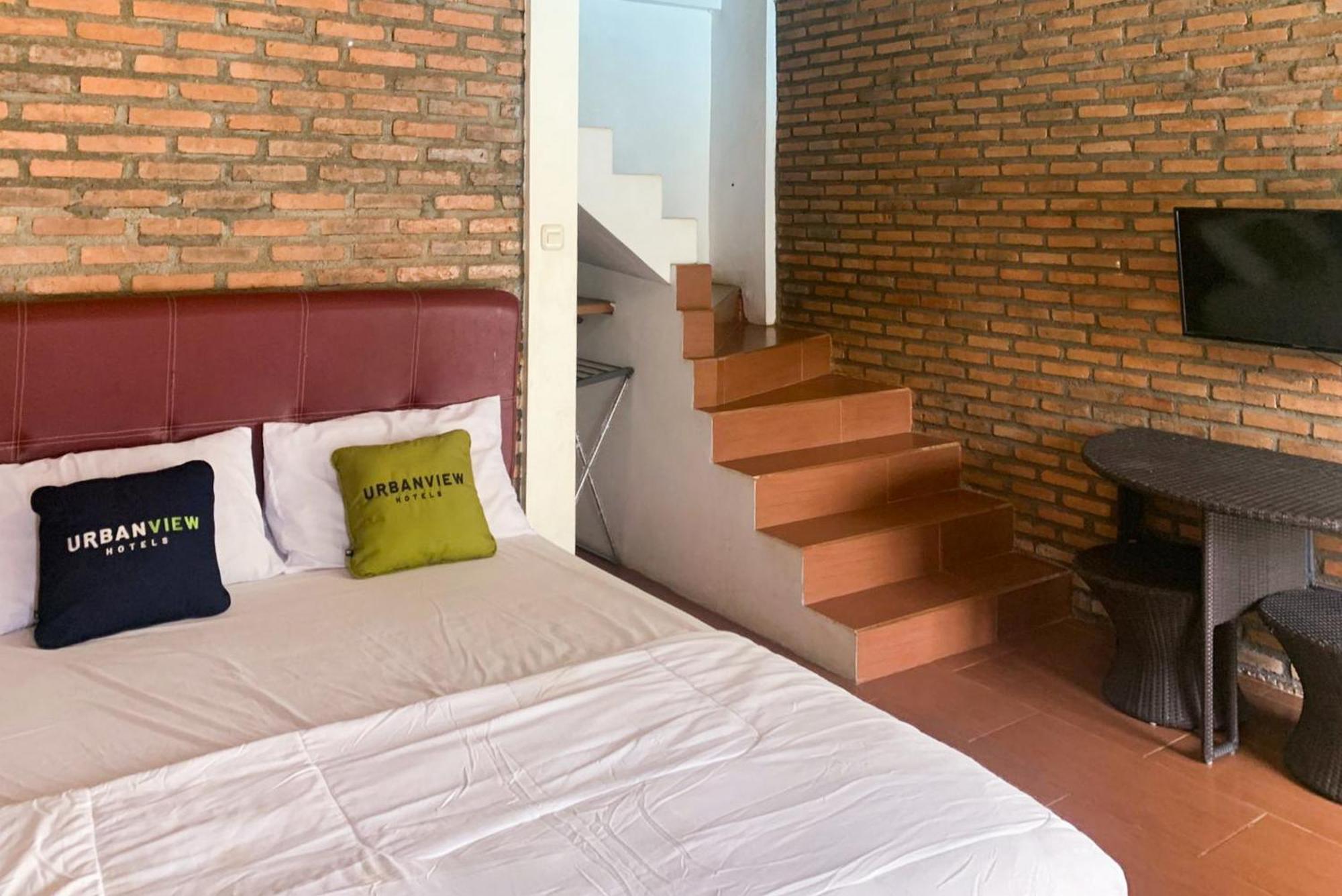 Urbanview Hotel Villa Q Gisting Bandjarnegeri Екстер'єр фото