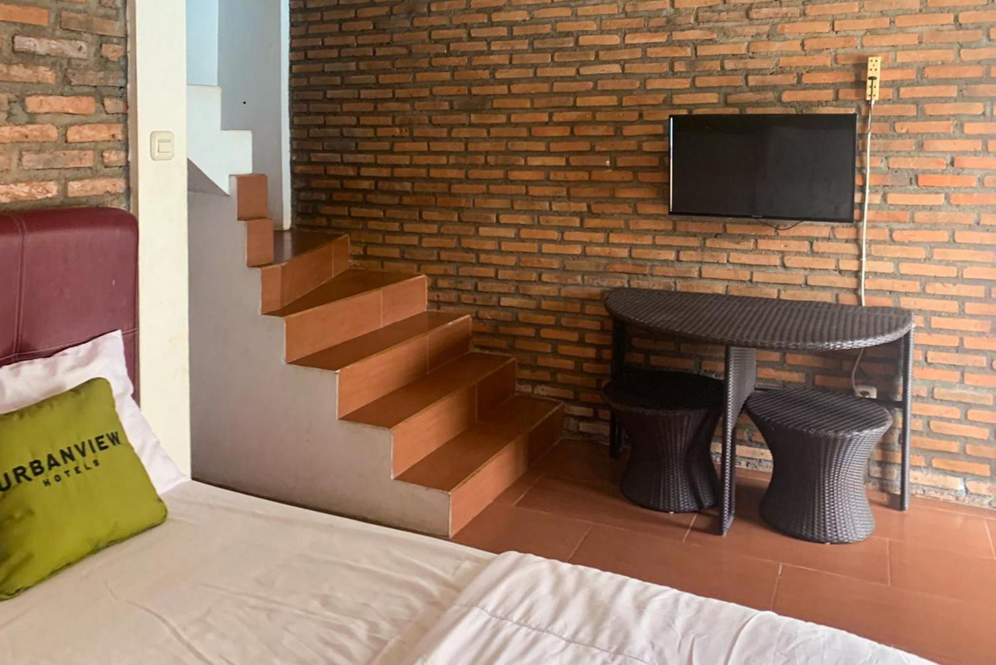 Urbanview Hotel Villa Q Gisting Bandjarnegeri Екстер'єр фото