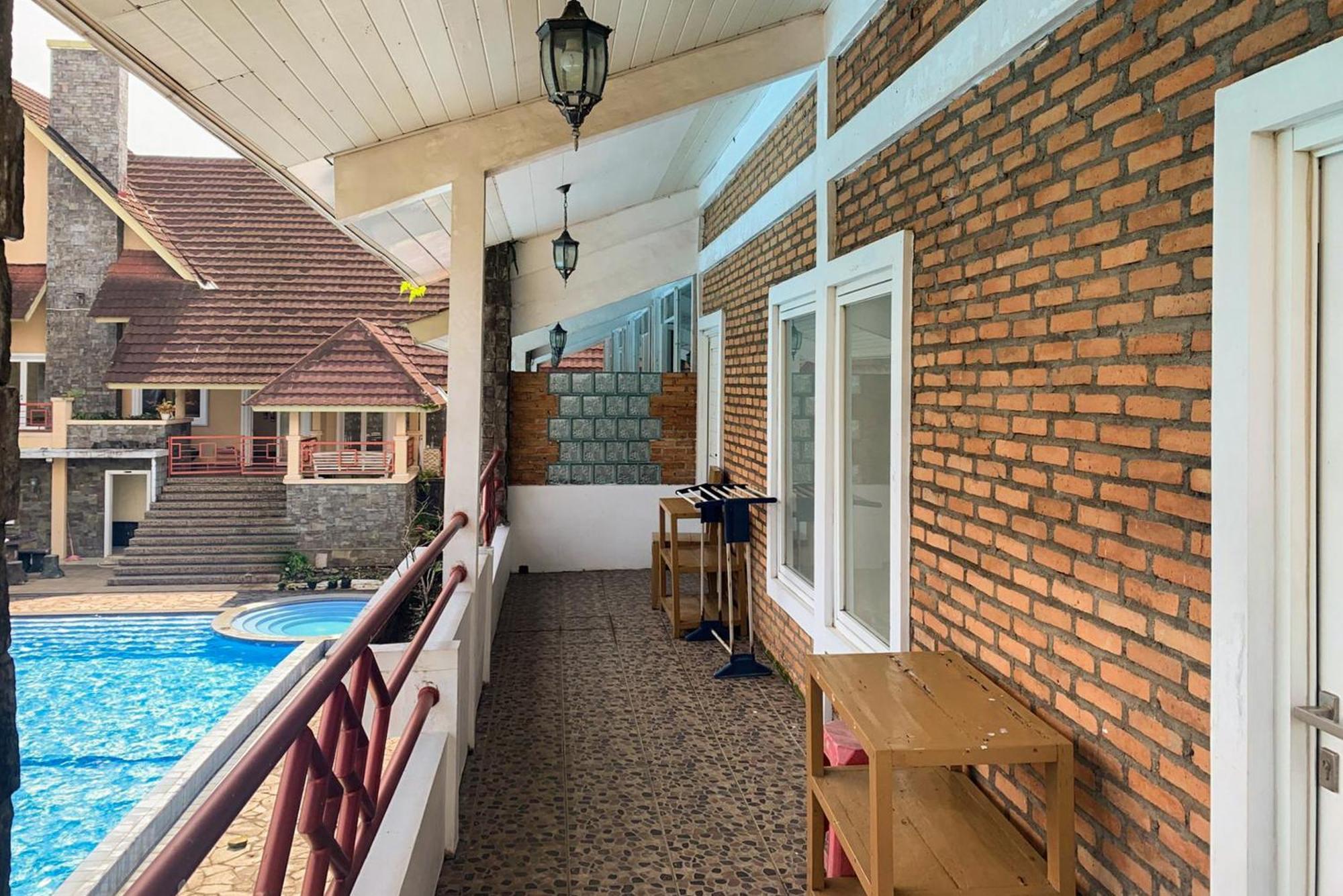 Urbanview Hotel Villa Q Gisting Bandjarnegeri Екстер'єр фото