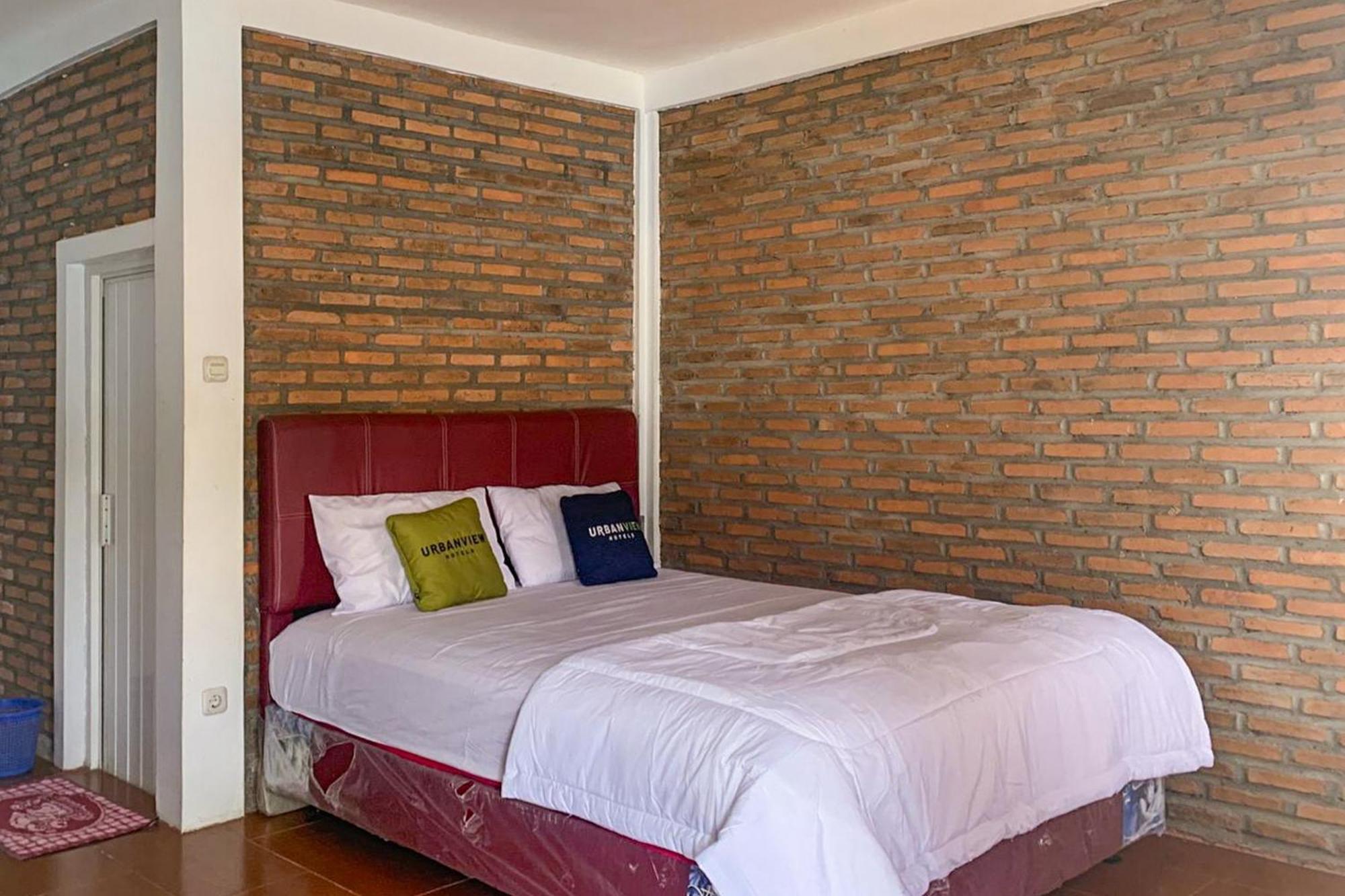 Urbanview Hotel Villa Q Gisting Bandjarnegeri Екстер'єр фото