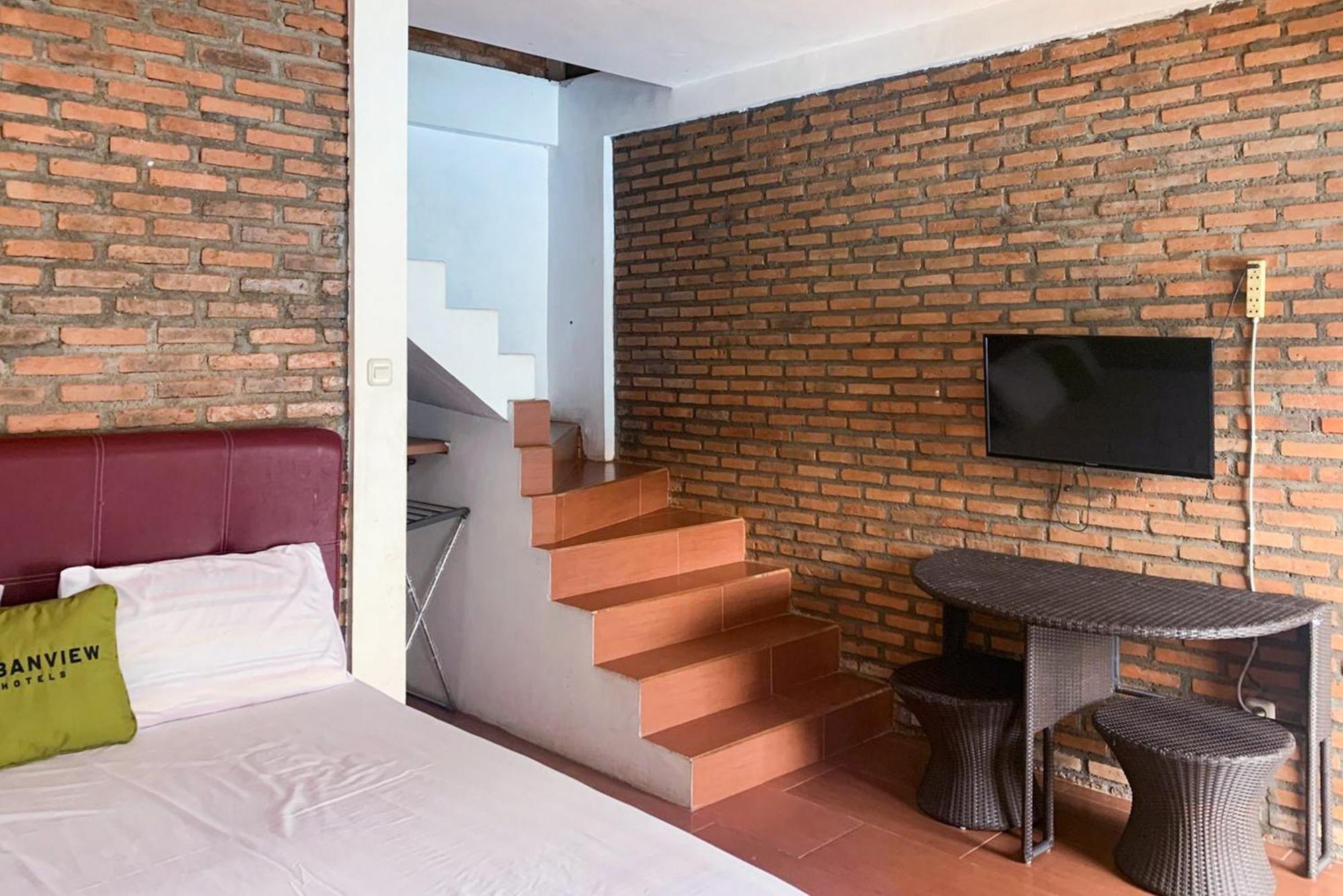 Urbanview Hotel Villa Q Gisting Bandjarnegeri Екстер'єр фото